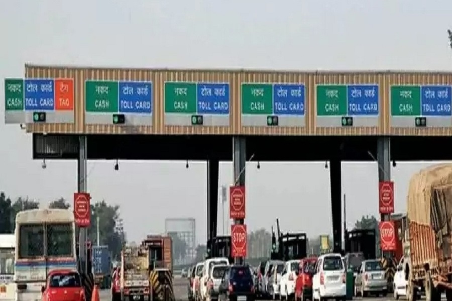 NHAI issues over 5 lakh FASTag annual toll passes, collects Rs 150 crore revenue